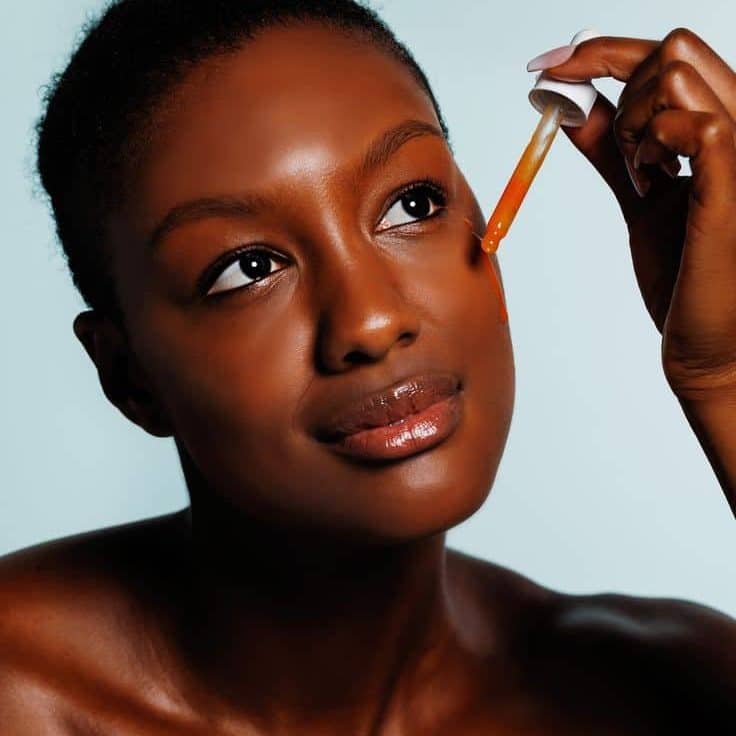 1 Skincare Minimaliste moins de produits plus d’éclat.